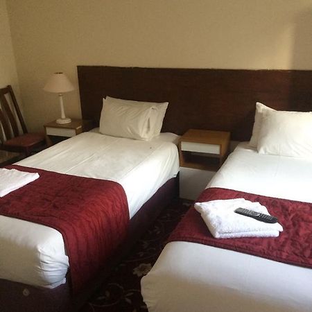Harrow Bed & Breakfast Харроу Экстерьер фото