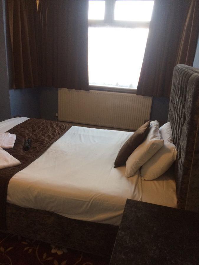 Harrow Bed & Breakfast Харроу Экстерьер фото