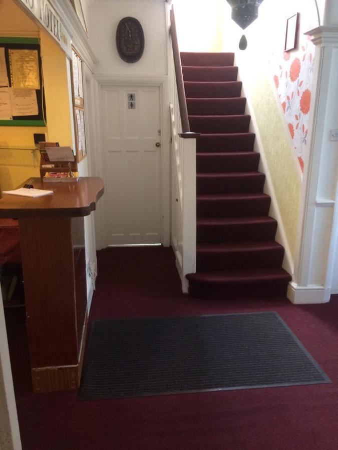 Harrow Bed & Breakfast Харроу Экстерьер фото