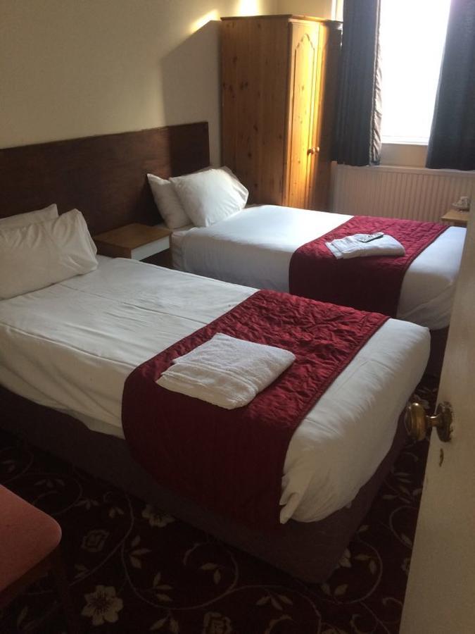 Harrow Bed & Breakfast Харроу Экстерьер фото