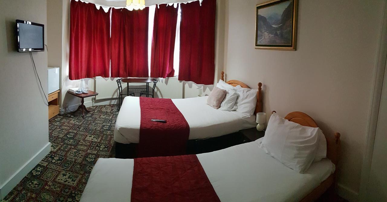 Harrow Bed & Breakfast Харроу Экстерьер фото