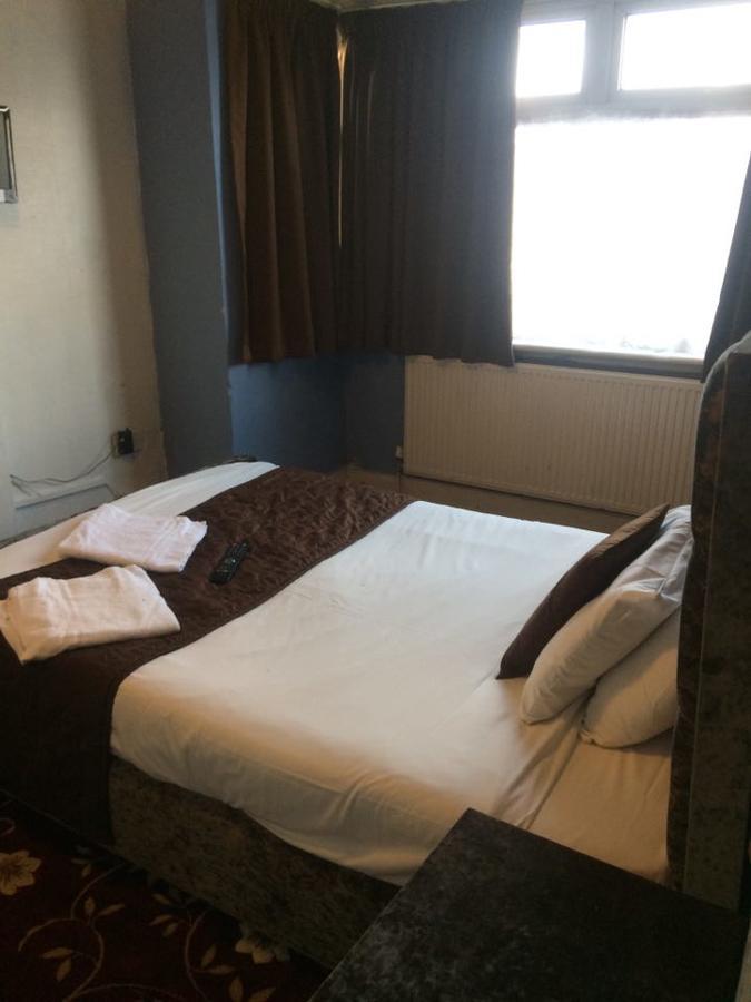 Harrow Bed & Breakfast Харроу Экстерьер фото